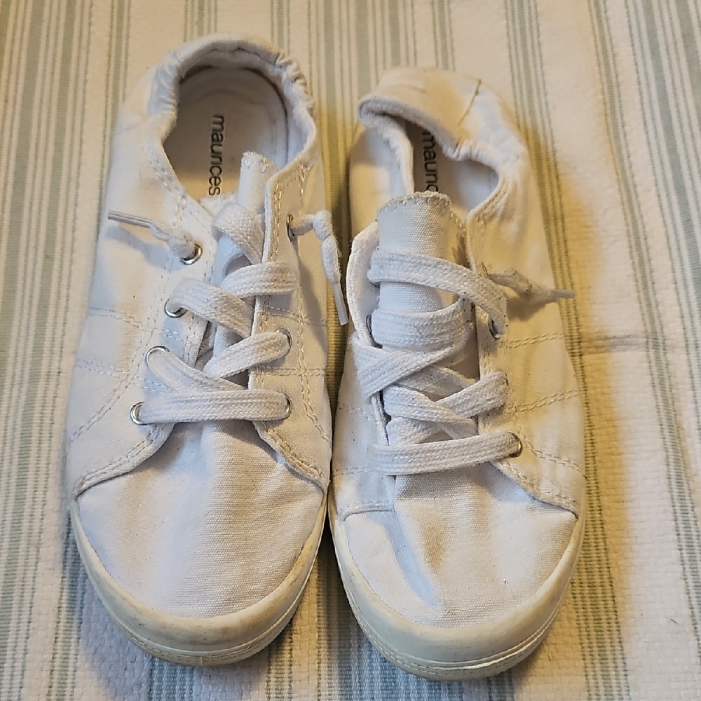 Maurices Womans White Sneakers. Size 8.